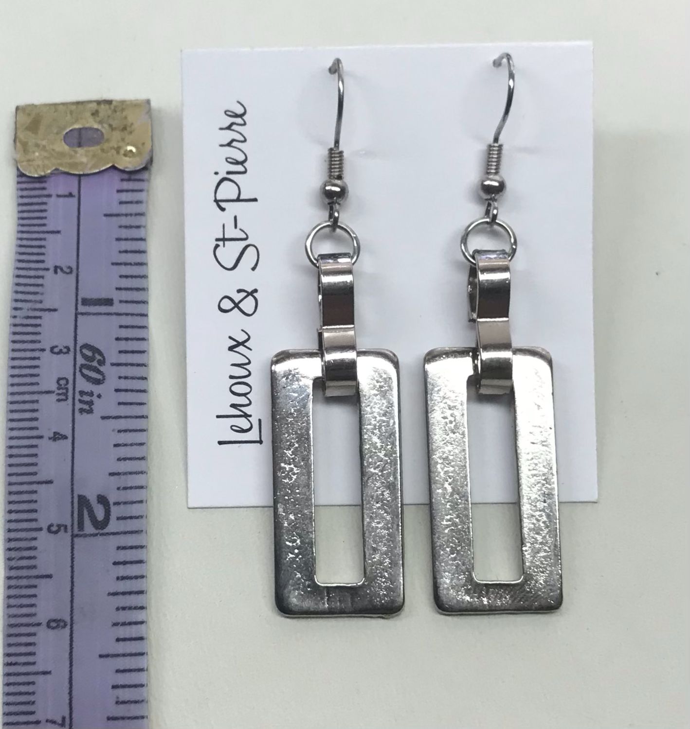 BOUCLES D’OREILLES RECTANGLE MÉTALLIQUE 