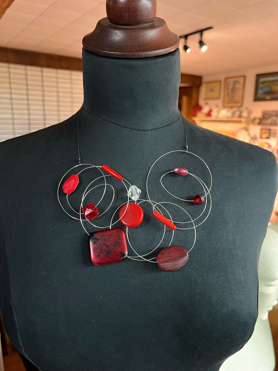 COLLIER TOURBILLON ROUGE