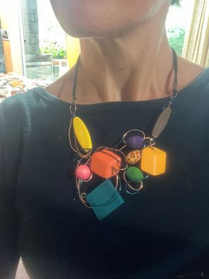 COLLIER BOIS D’ARCHITECTURE MULTICOLORE
