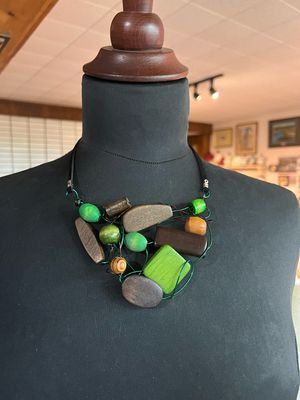 COLLIER BOIS D’ARCHITECTURE VERT