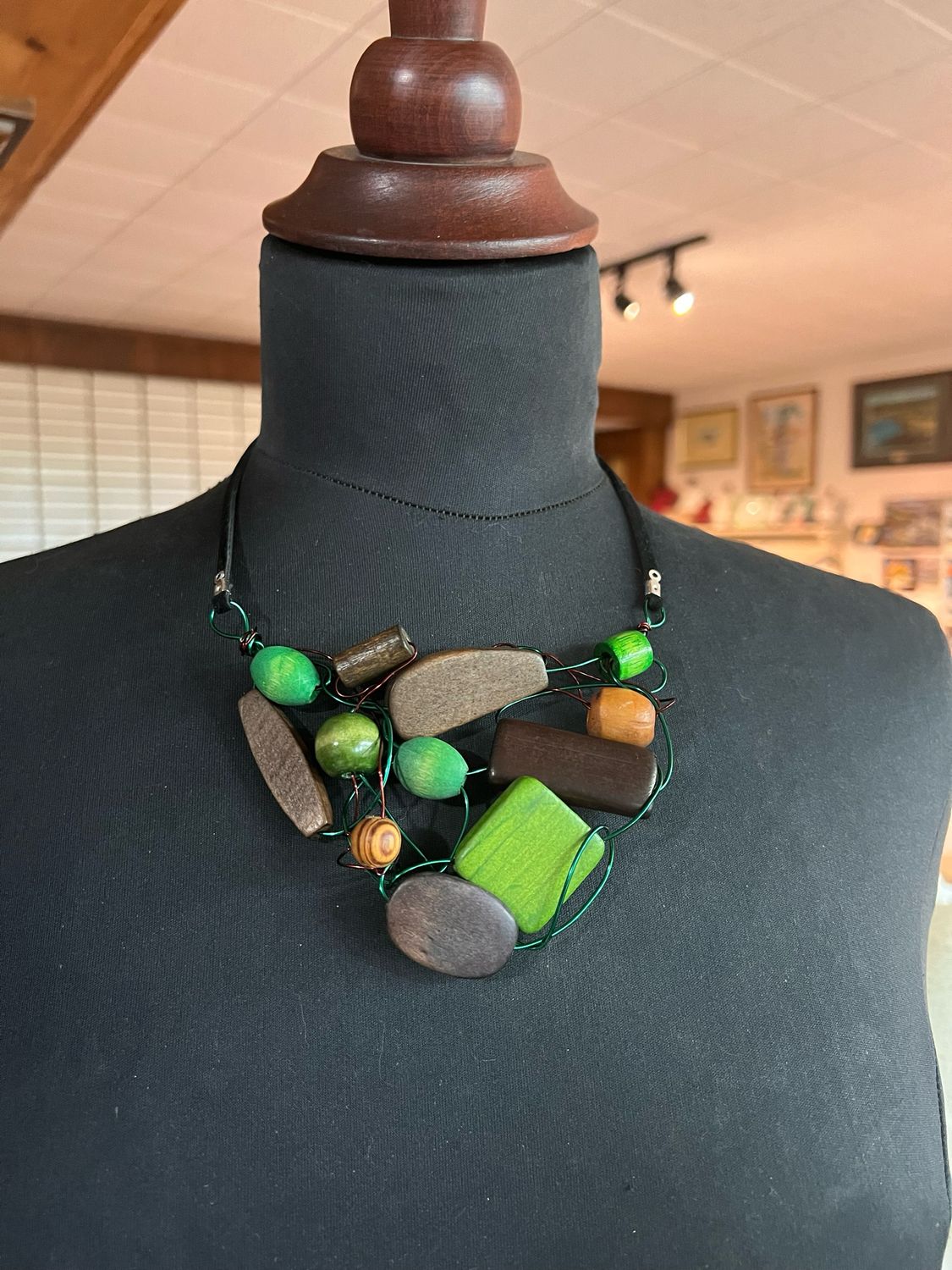 COLLIER BOIS D’ARCHITECTURE VERT