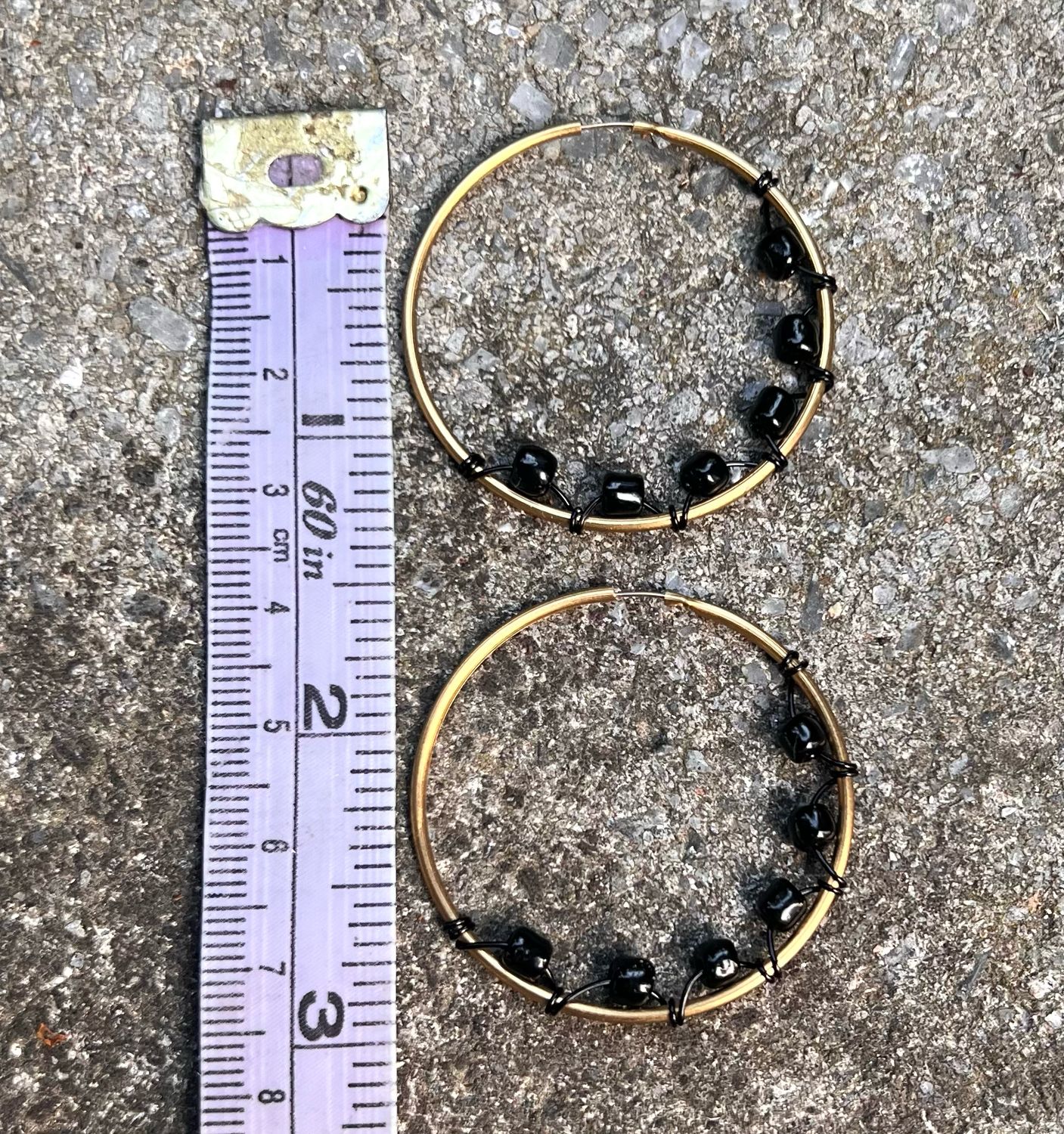 BOUCLES D’OREILLES ANNEAUX NOIRS