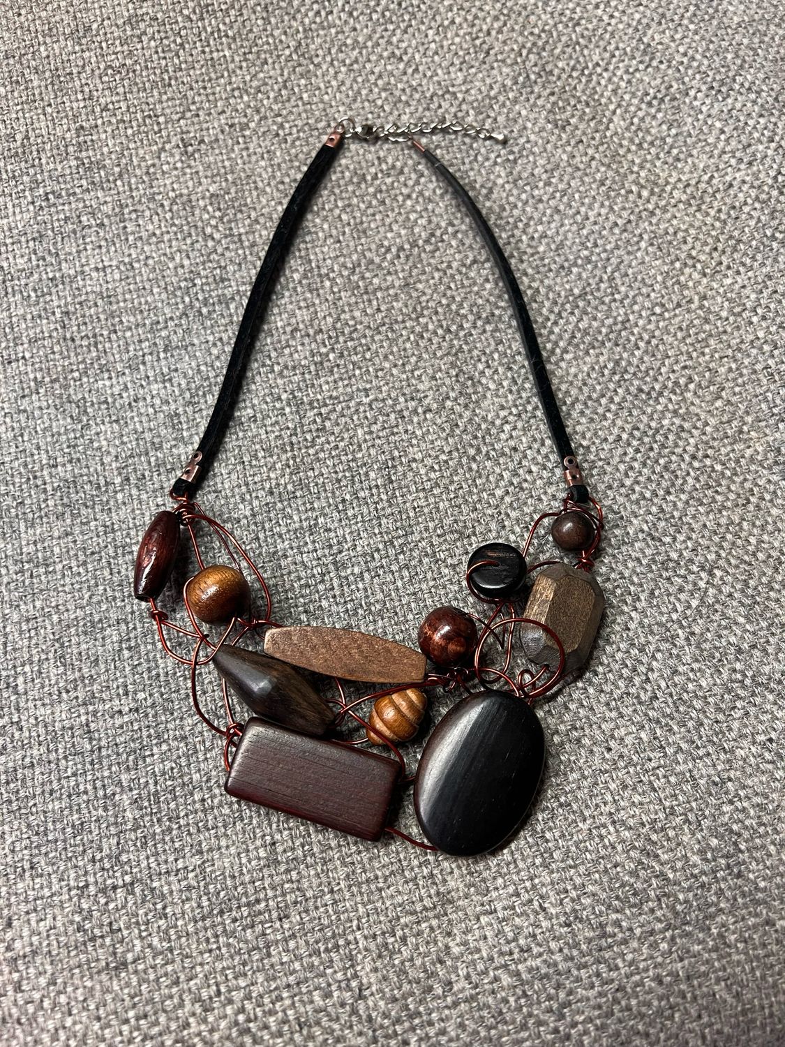 COLLIER BOIS D’ARCHITECTURE BRUN