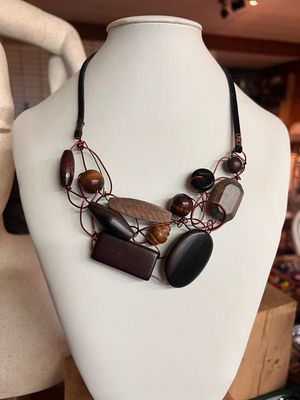 COLLIER BOIS D’ARCHITECTURE BRUN COLLIER BOIS D’ARCHITECTURE BRUN