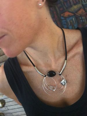 COLLIER C CHIC NOIR