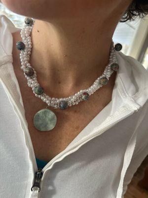 COLLIER CHEMIN DE PERLES ET PIERRE AVENTURINE