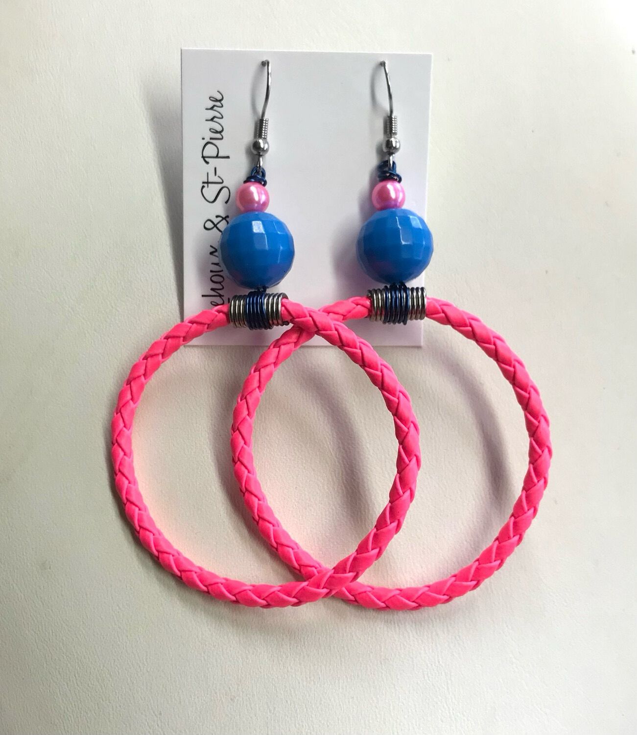 BOUCLES D’OREILLES ANNEAUX FLUO