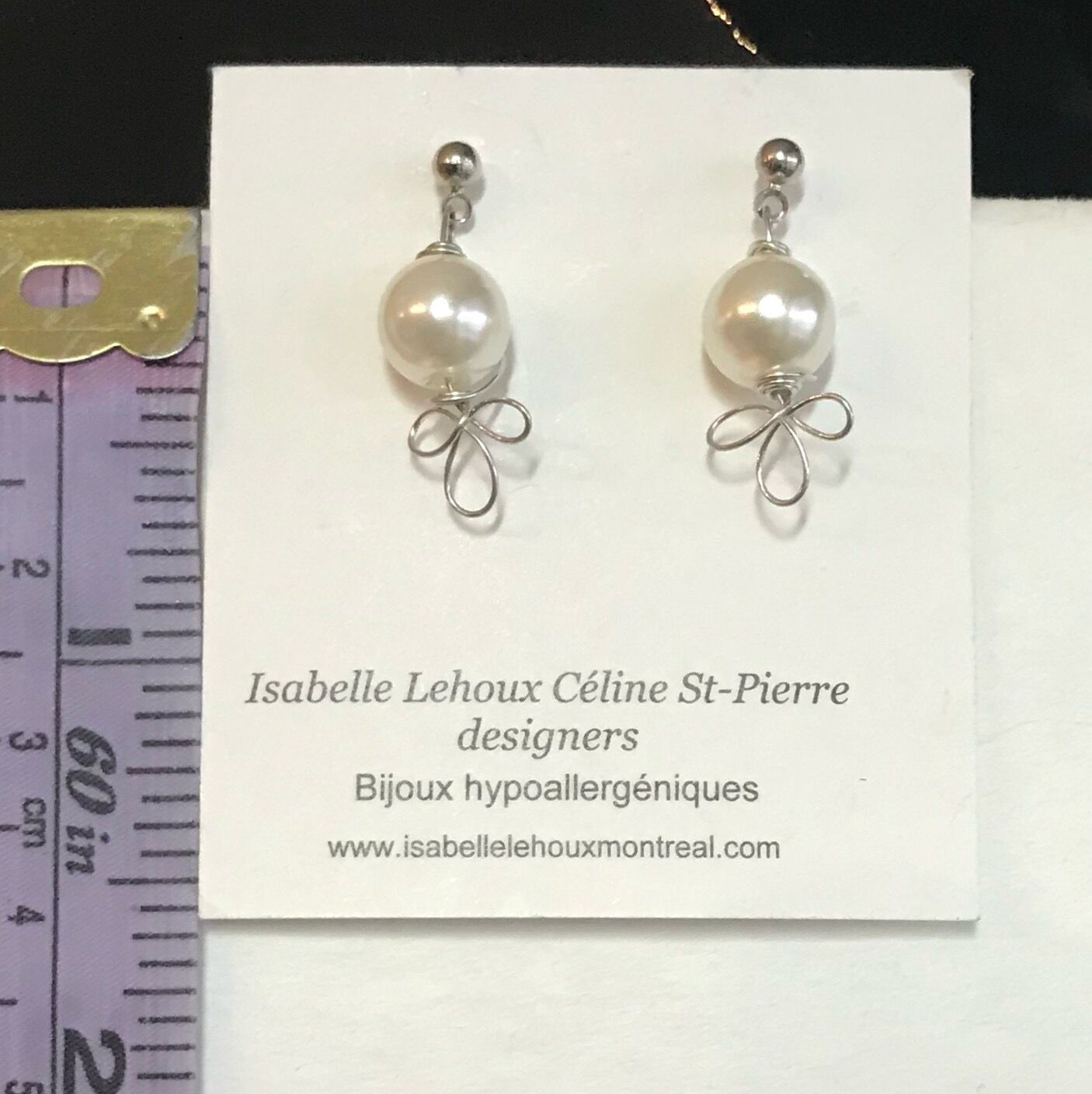 BOUCLES D’OREILLES SUR PINS