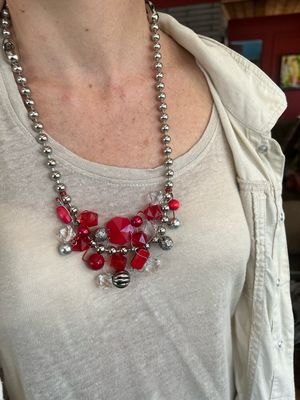 COLLIER CHAÎNE ET DENTELLE FANTAISIE ROUGE