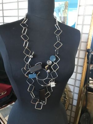 COLLIER CARRÉ BLEU