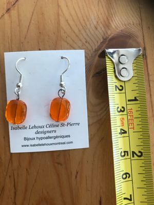 BOUCLES D’OREILLES CARRÉES