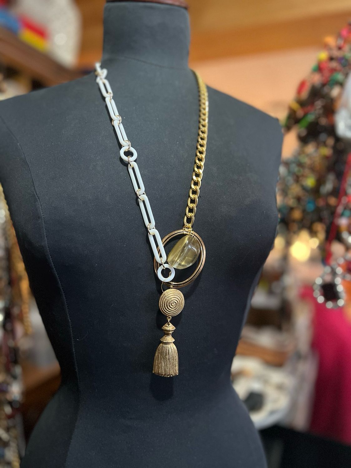 COLLIER BLANC CHAÎNE