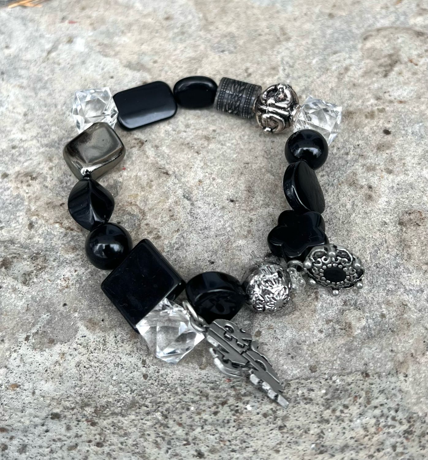 BRACELET CHARMS NOIR 