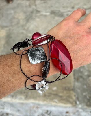 BRACELET D’ARCHITECTURE ROUGE BRACELET D’ARCHITECTURE ROUGE