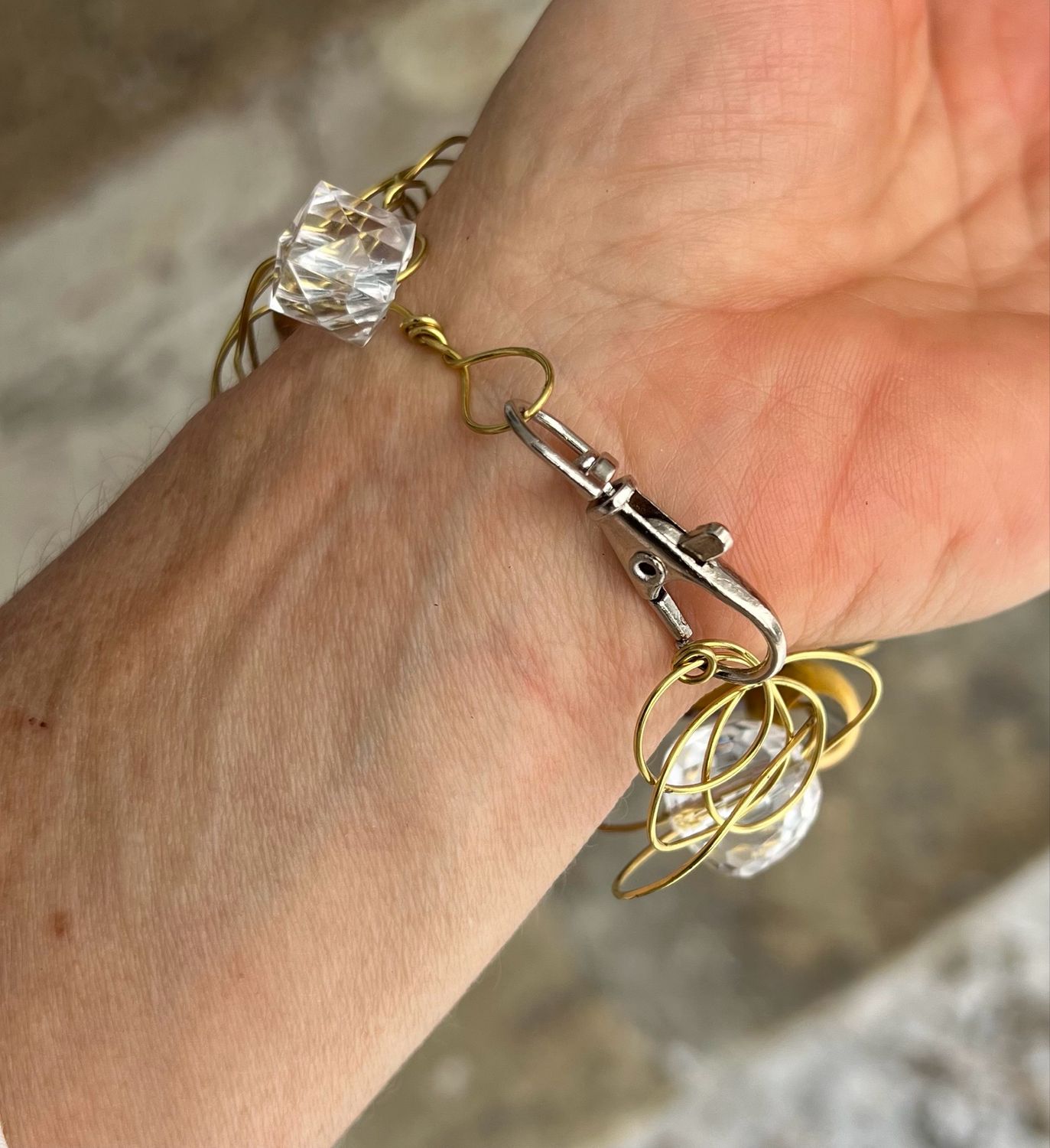 BRACELET D’ARCHITECTURE DORÉ