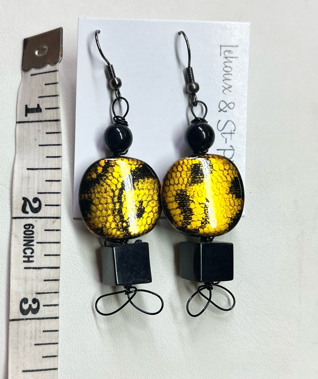 BOUCLES D’OREILLES TRIOLET JAUNE ARTISTIQUE BOUCLES D’OREILLES TRIOLET JAUNE ARTISTIQUE