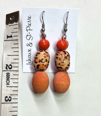 BOUCLES D’OREILLES ORANGÉES ARTISTIQUES BOUCLES D’OREILLES ORANGÉES ARTISTIQUES