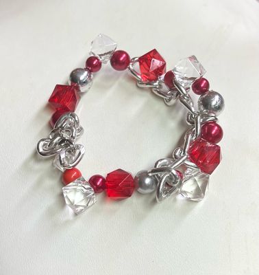 BRACELET CHAÎNE ET PERLES ROUGE BRACELET CHAÎNE ET PERLES ROUGE