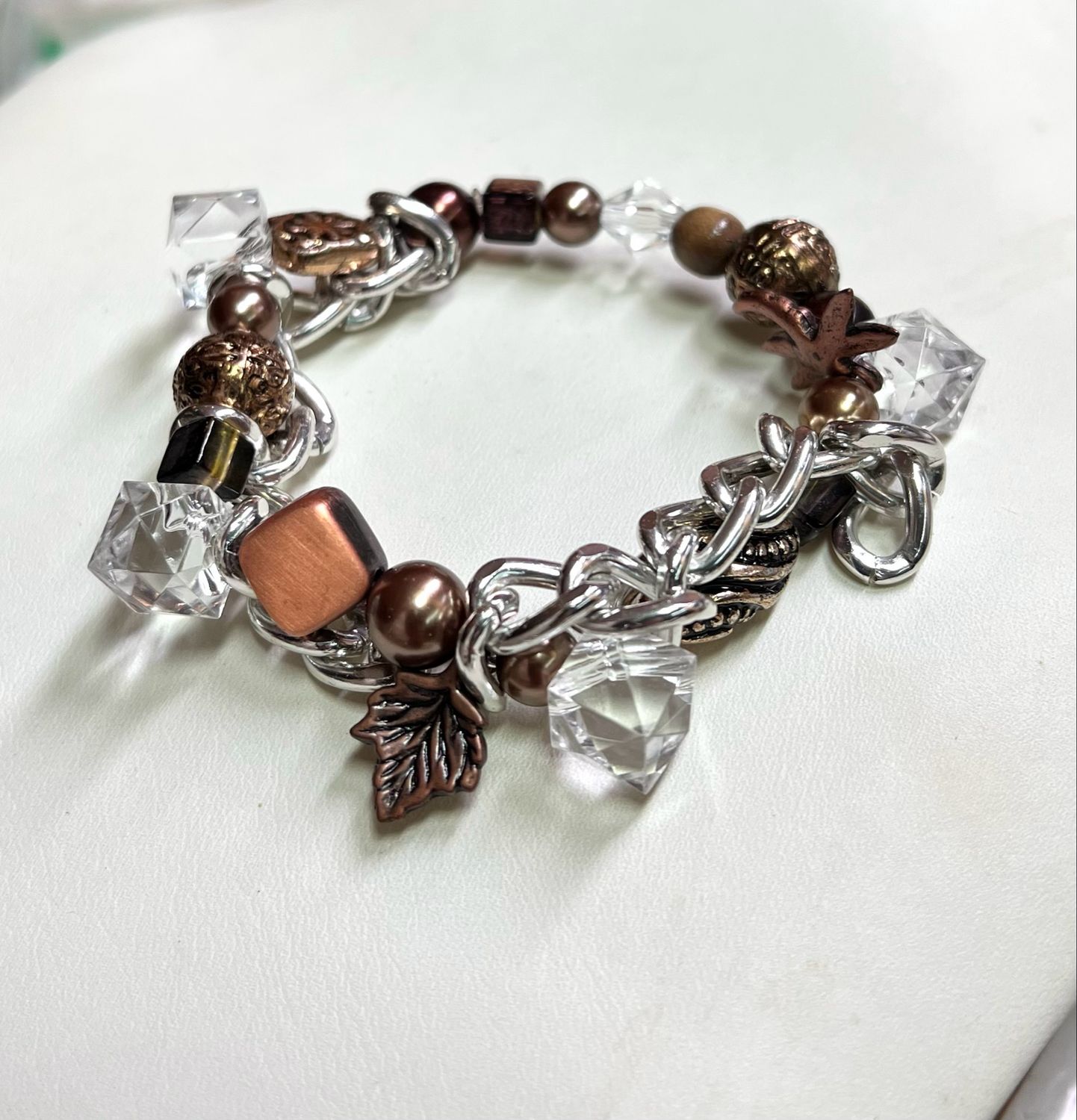 BRACELET CHAÎNE ET PERLES MARRON