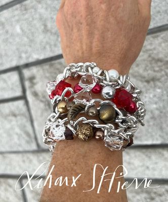 4 BRACELETS CHAÎNE ET PERLES