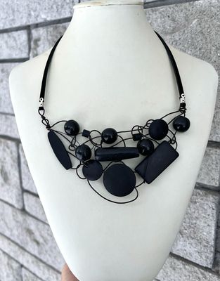 COLLIER BOIS D’ARCHITECTURE NOIR COLLIER BOIS D’ARCHITECTURE NOIR