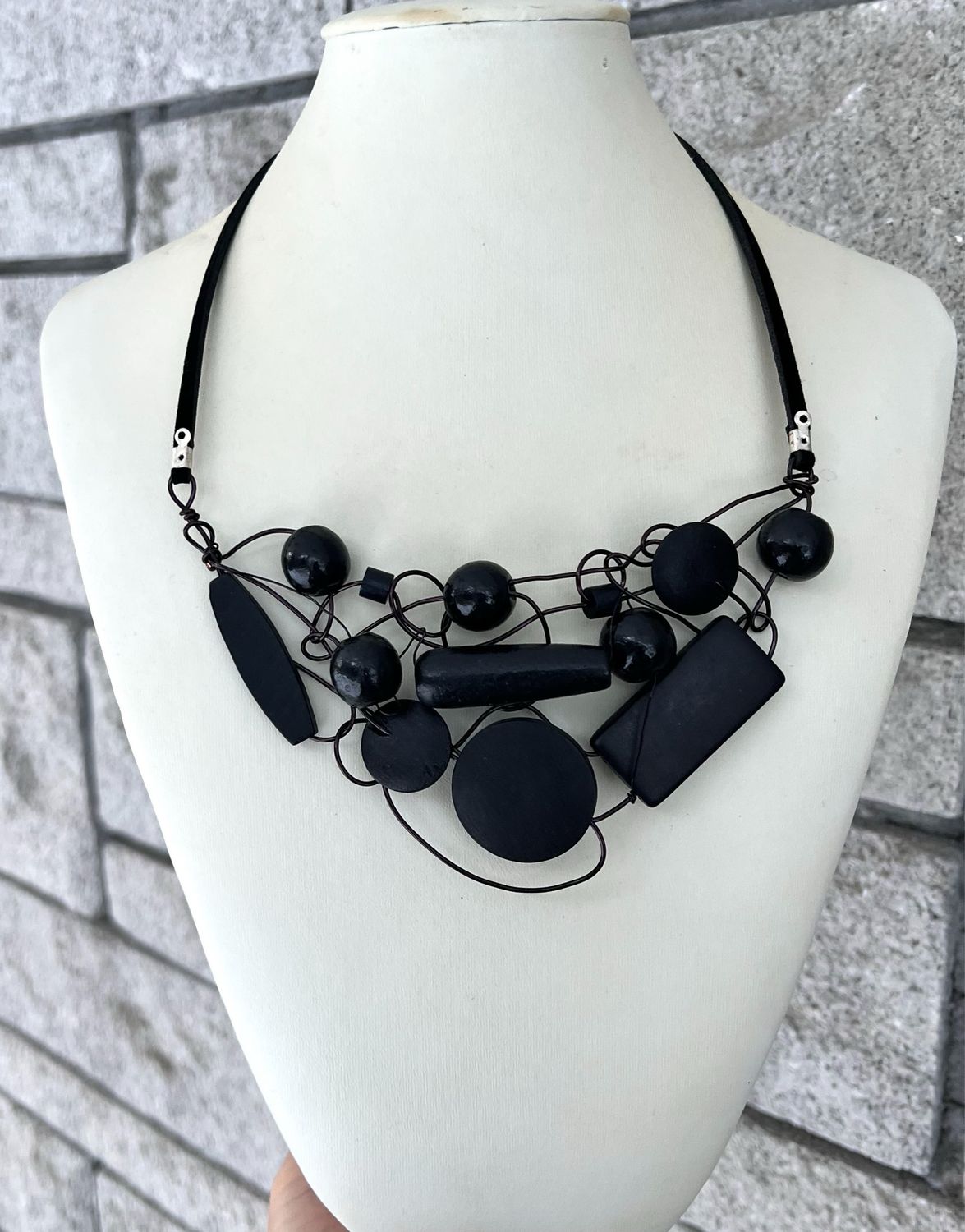 COLLIER BOIS D’ARCHITECTURE NOIR