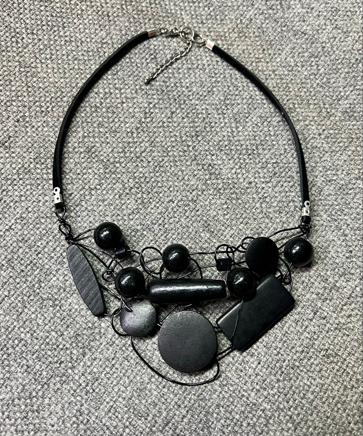 COLLIER BOIS D’ARCHITECTURE NOIR