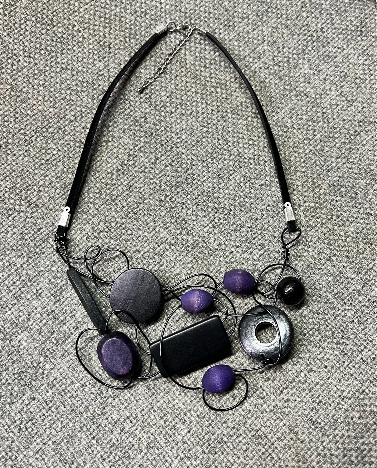 COLLIER BOIS D’ARCHITECTURE VIOLET