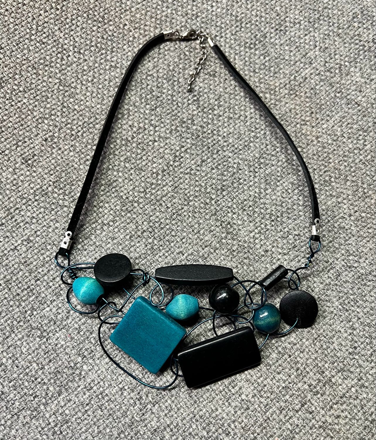 COLLIER BOIS D’ARCHITECTURE TURQUOISE