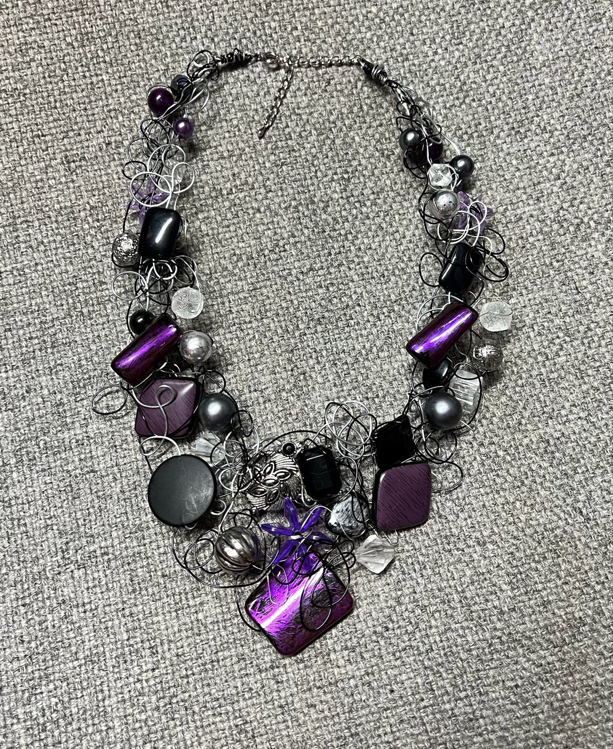 COLLIER ROYAL MIX MAUVE ET NOIR
