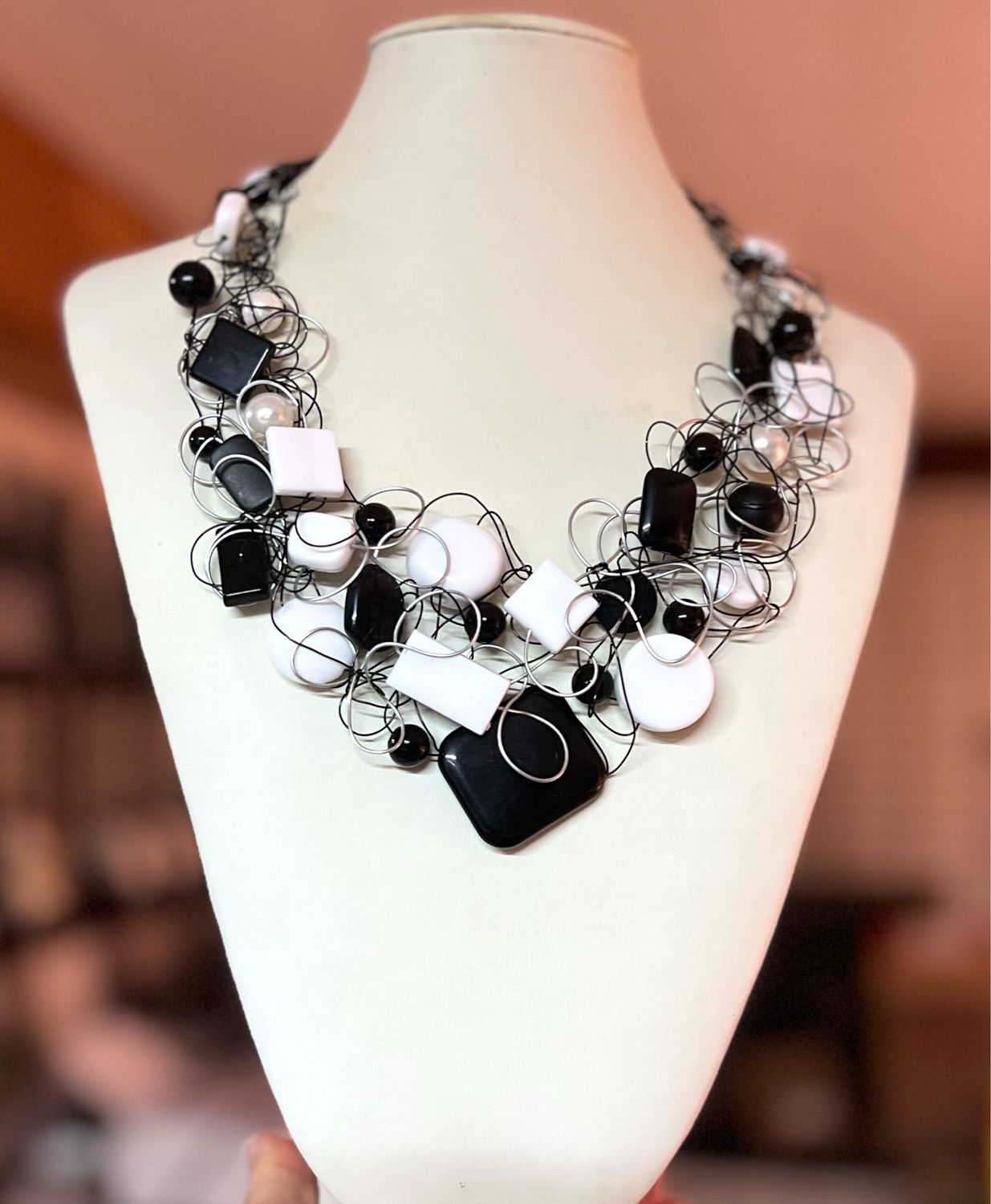 COLLER ROYAL NOIR ET BLANC
