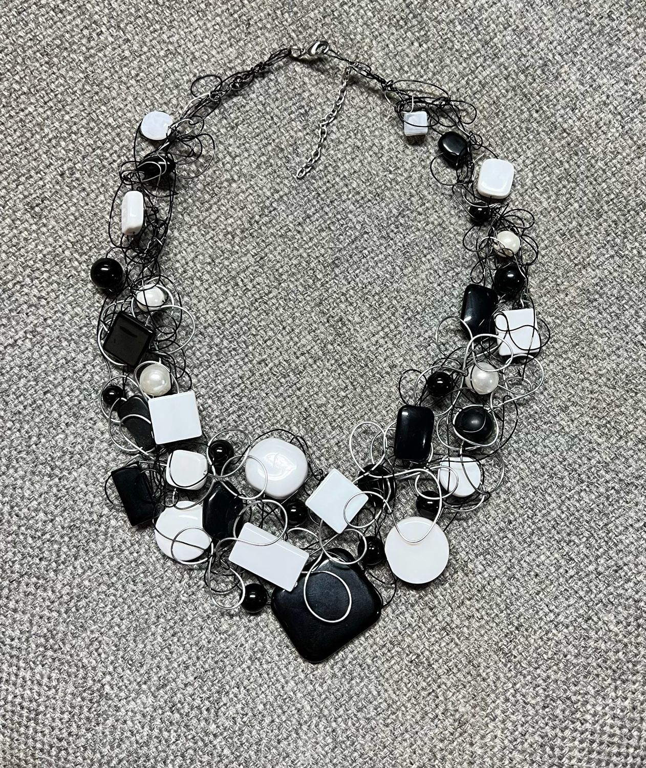 COLLER ROYAL NOIR ET BLANC