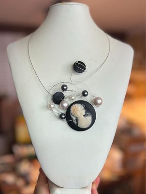 COLLIER L’UNIVERS CAMÉE 