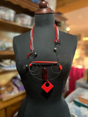 ENSEMBLE 4 BIJOUX FIGURE DE STYLE ROUGE