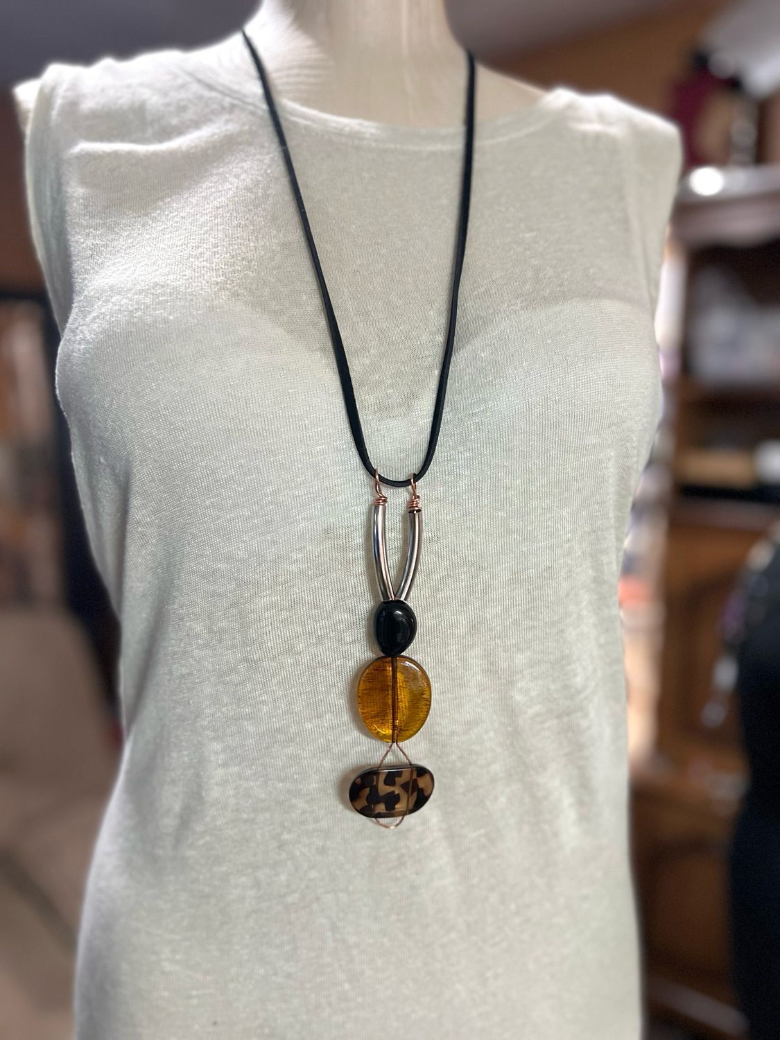 COLLIER ANCRAGE CHOCOLAT CARAMEL COLLIER ANCRAGE CHOCOLAT CARAMEL