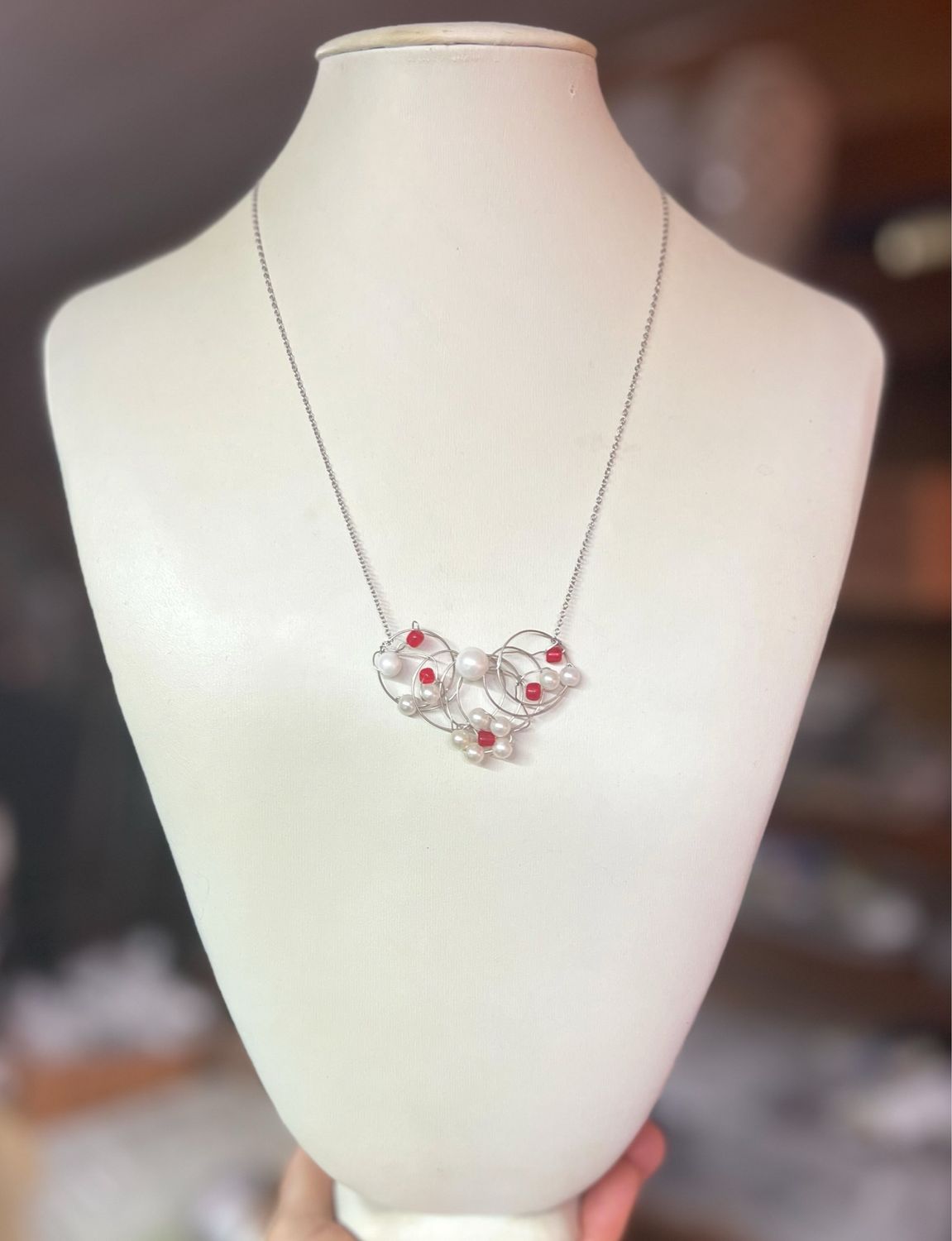 ENSEMBLE 3 BIJOUX PERLES ET ROSETTES