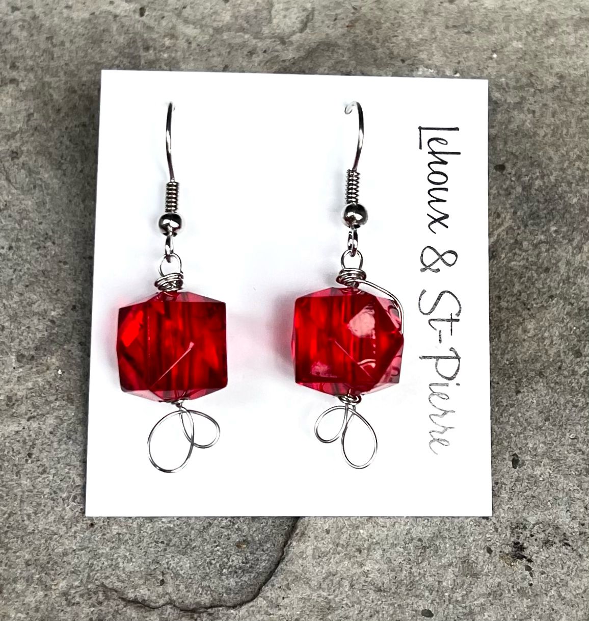 BOUCLES D’OREILLES CARRÉ FANTAISIE ROUGE