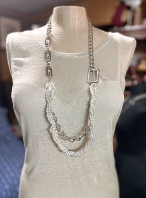 ENSEMBLE 3 BIJOUX CHEMIN DE PERLES ET BOUCLE ZIRCON