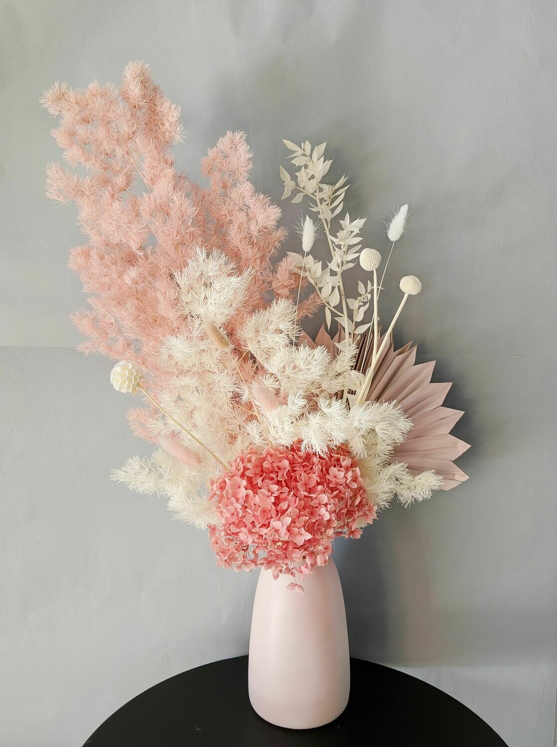 Strawberries & Cream Preserved Vase Arrangement Strawberries & Cream Preserved Vase Arrangement