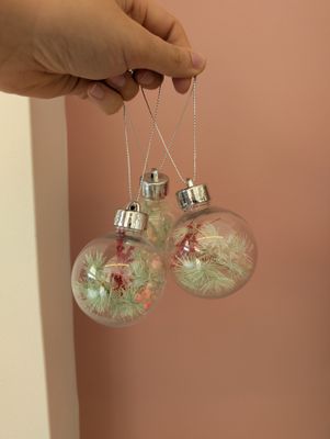 Floral Bauble with Preserved Flowers
