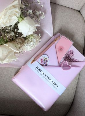 Blooms &amp; Blind Date with a Book Bundle