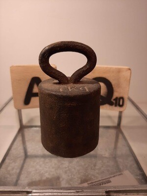 ​A nice vintage weight of one kilogram.