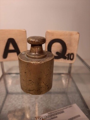 ​A nice button weight with calibration mark.