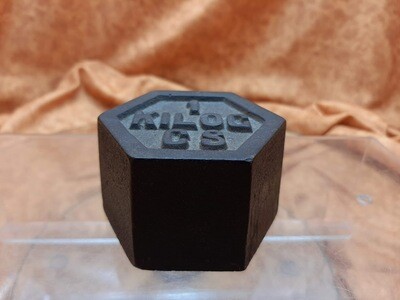 ​A nice vintage item of a metal kilogram