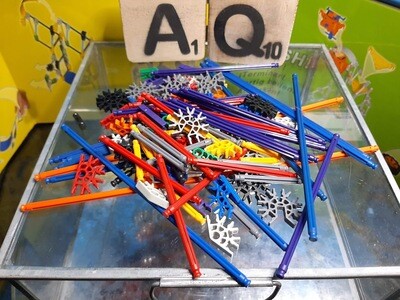K'nex (Gebruikt) | Startpakket 100 | Micro mix van 100 onderdelen | Leuk pakket om cadeau te geven