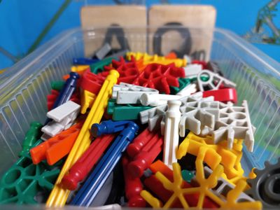 K'nex (Gebruikt) | Startpakket 100 | Classic mix van 100 onderdelen | Leuk om cadeau te geven