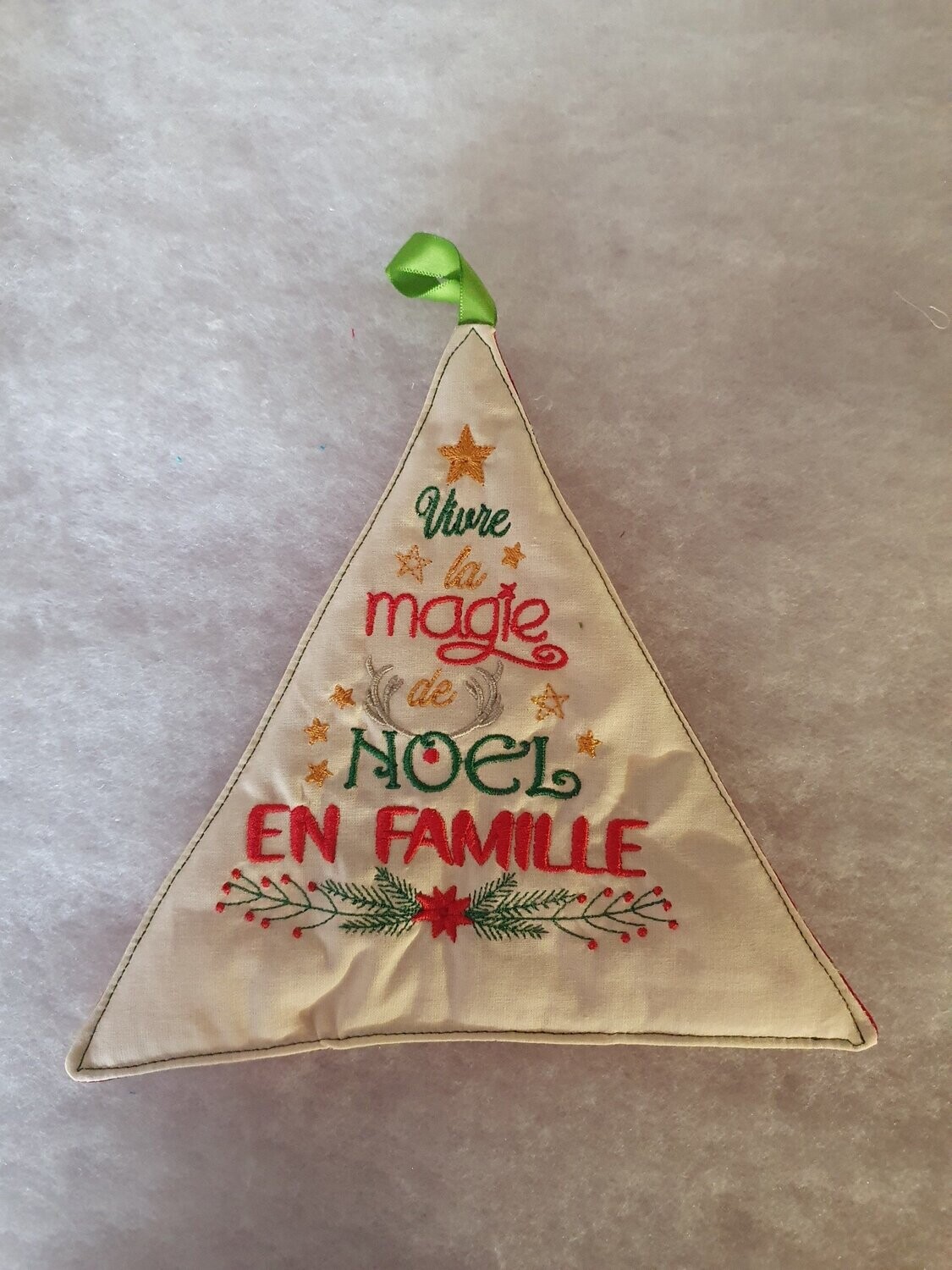 Décoration Noël Brodée Vivre la magie de Noël en famille