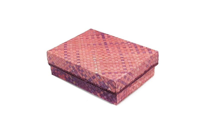 Mengkuang Box Tulang Belut