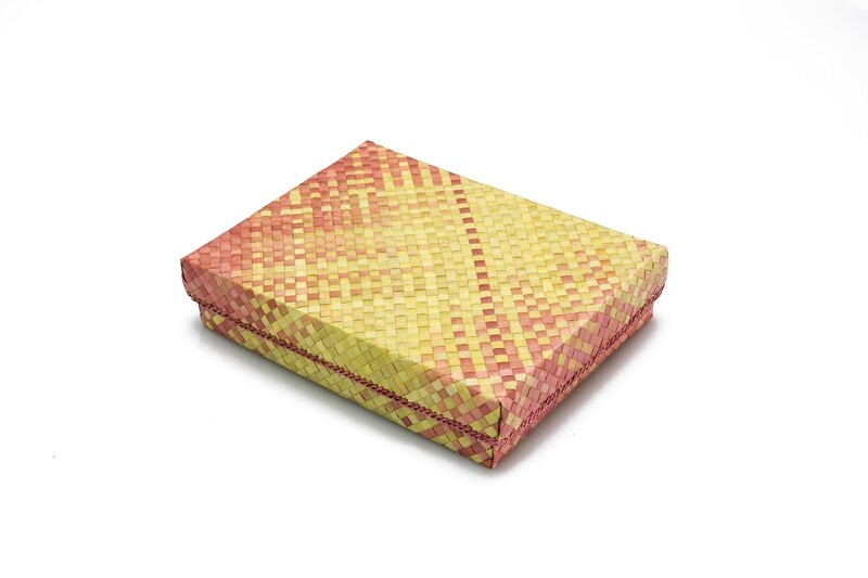 Mengkuang Box With Tulang Belut