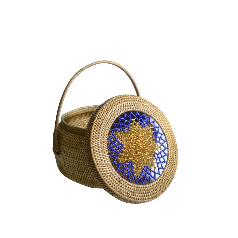 Ribu-Ribu Basket Manik Design